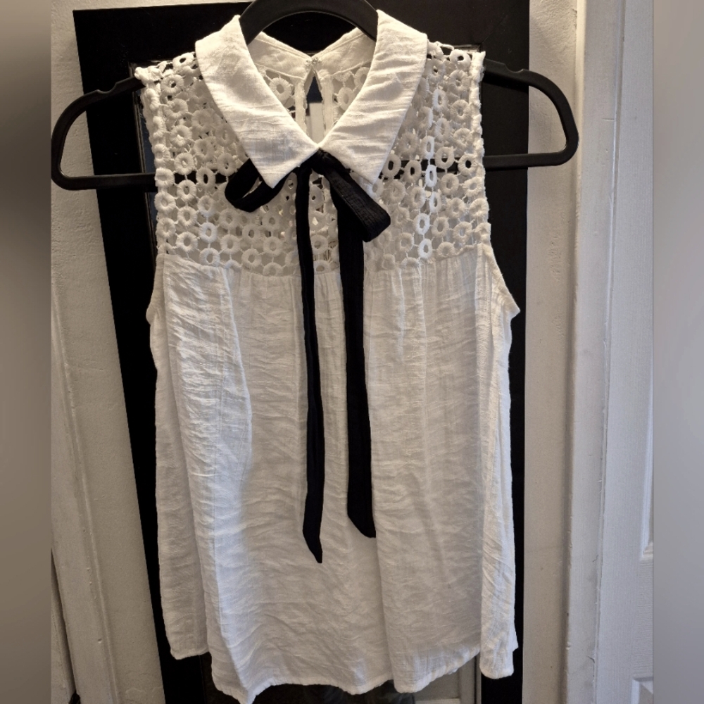 Women's Sleeveless Bow Top S - Picture 2 of 10